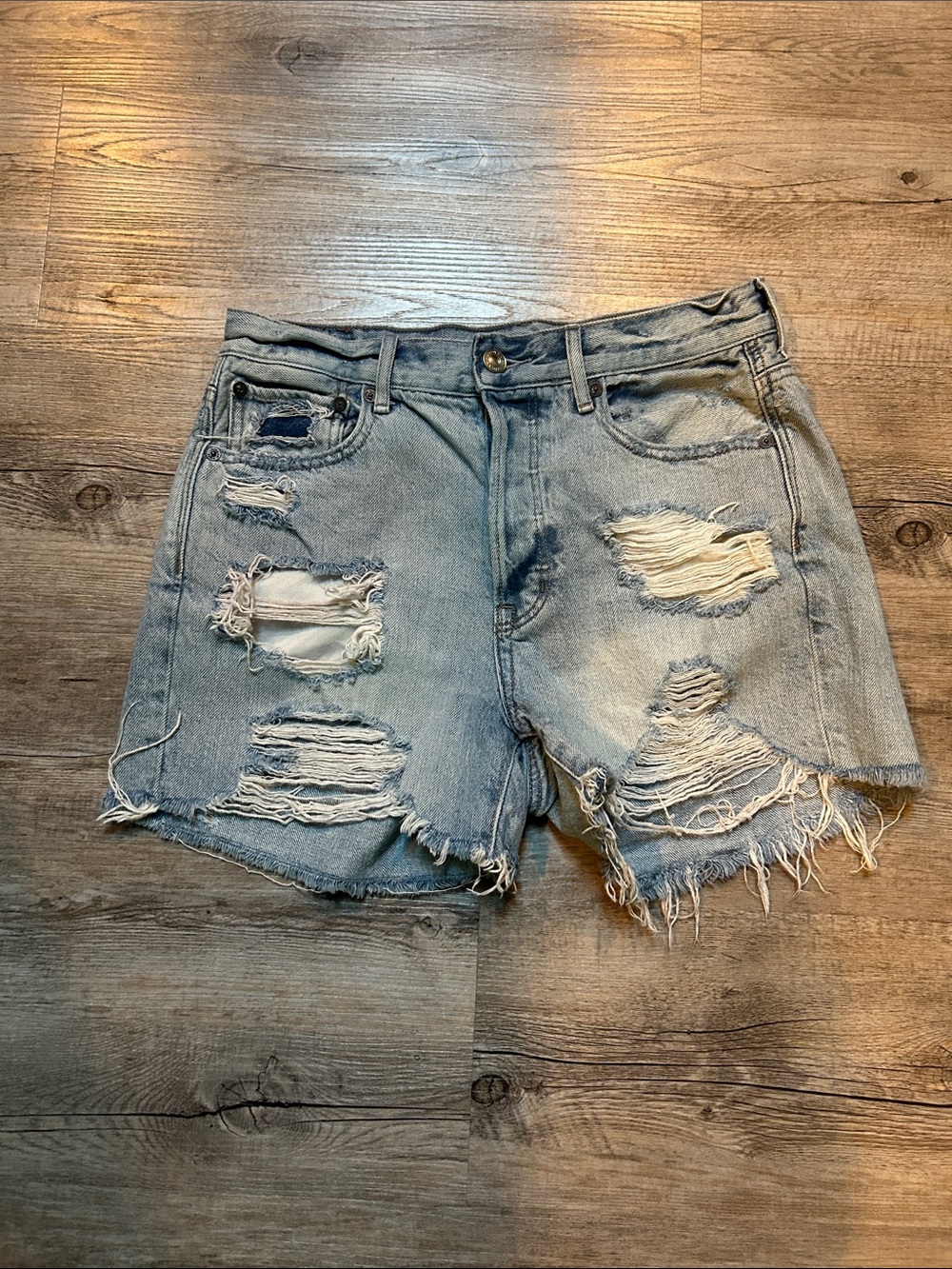 AE 90s boyfriend light blue jean short size 4  100% cotton